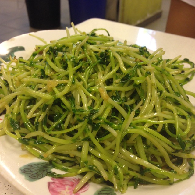 Stir-fried Sproutlings at Mongkok Dim Sum 旺角點心 on #foodmento http://foodmento.com/place/562