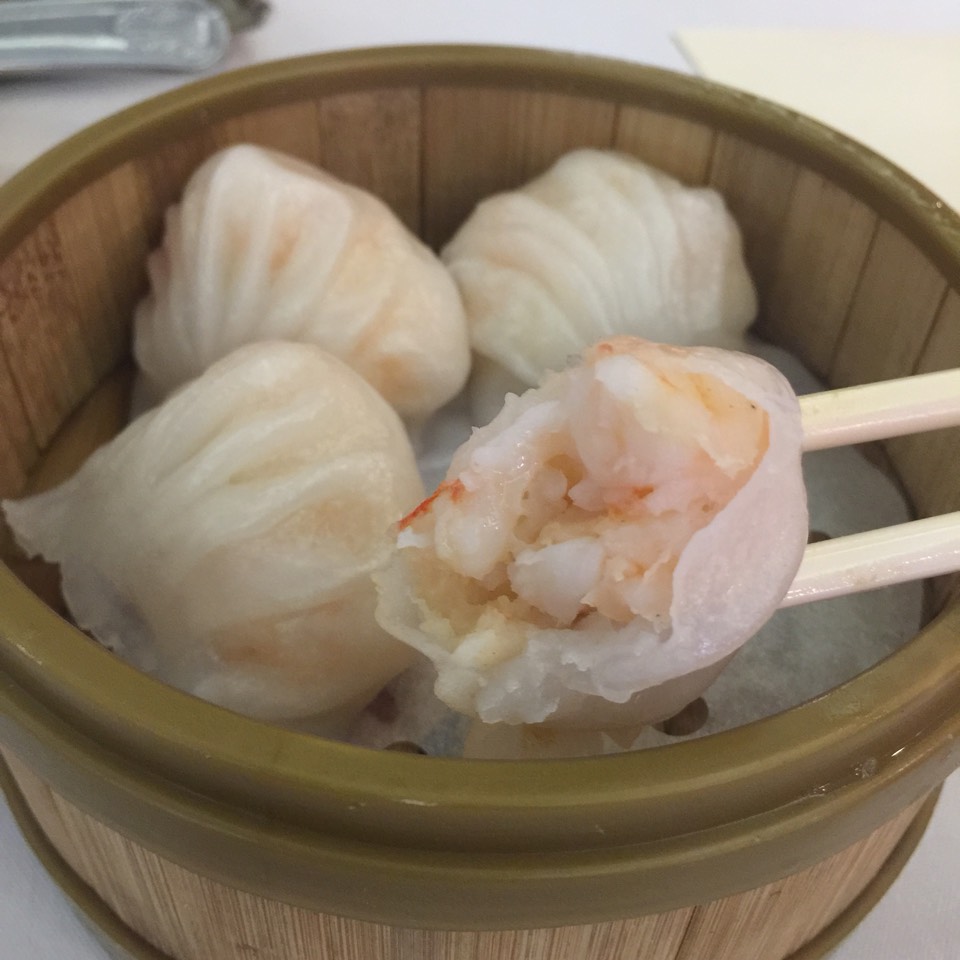 Shrimp Dumplings (Har Gao) from Oriental Garden 福臨門海鮮酒家 on #foodmento http://foodmento.com/dish/29672