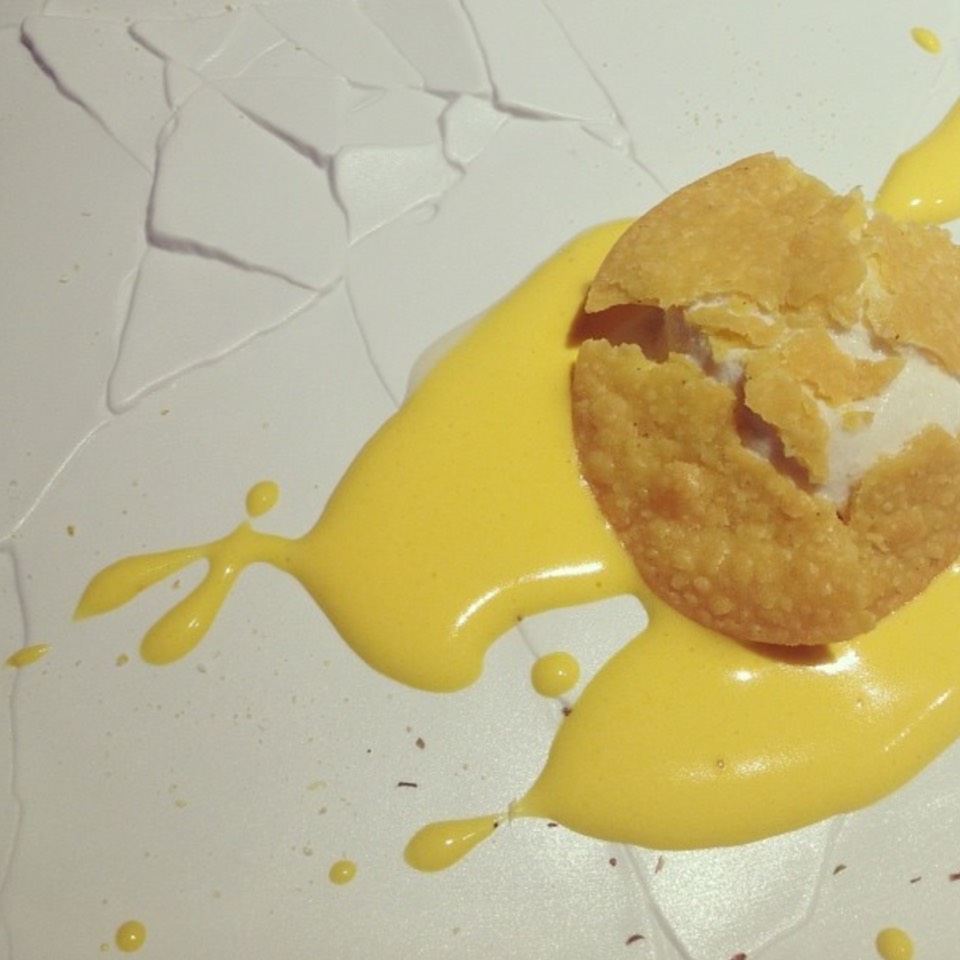Oops! I dropped a Lemon Tart from Osteria Francescana on #foodmento http://foodmento.com/dish/23208