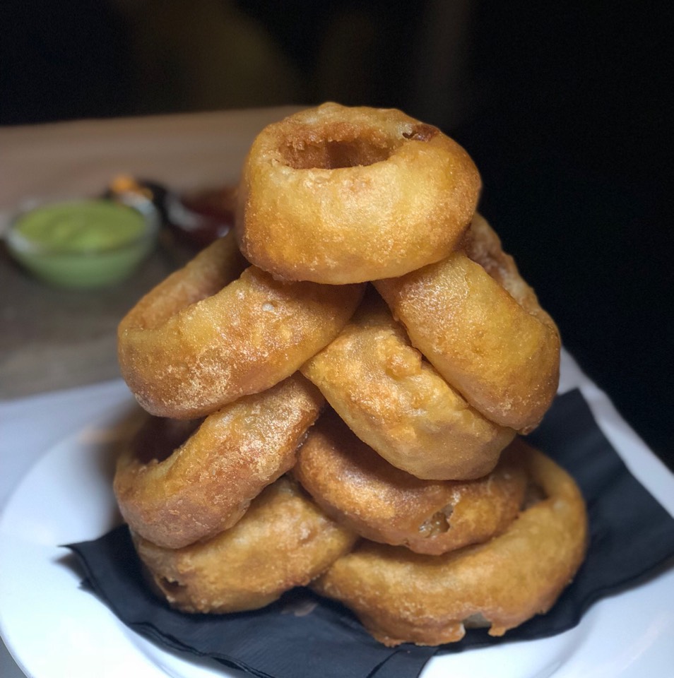 Thick-Cut Onion Rings from Del Frisco's Steakhouse on #foodmento http://foodmento.com/dish/44036