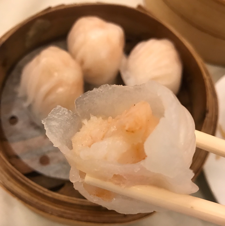 Har Gao (Shrimp Dumplings) at East Harbor Seafood Palace (迎賓大酒樓) on #foodmento http://foodmento.com/place/6120