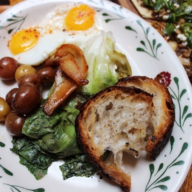 Desayuno Tertulia (2 Eggs, Bacon, Seasonal Veggies...) at Tertulia on #foodmento http://foodmento.com/place/618