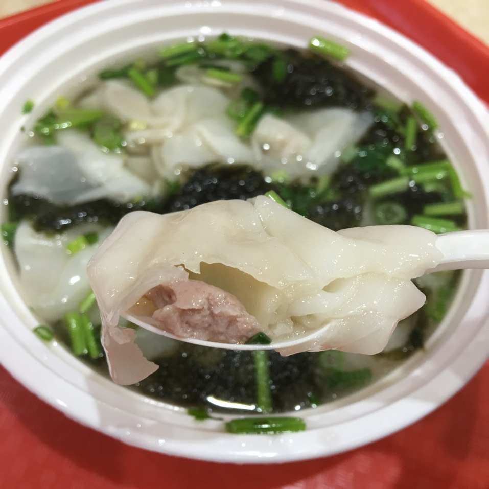 Wonton Soup @ Liangpiwang #10 at New York Food Court 紐約美食廣場 on #foodmento http://foodmento.com/place/6286