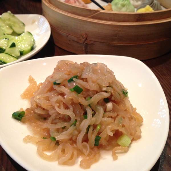 Marinated Jelly Fish w Vinaigrette at Paradise Dynasty 樂天皇朝 on #foodmento http://foodmento.com/place/66