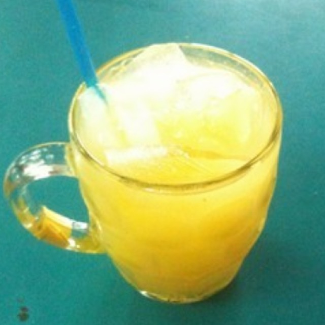 Sugar Cane Juice @ Sin Ma #01-16 from Ghim Moh Market & Food Centre on #foodmento http://foodmento.com/dish/627