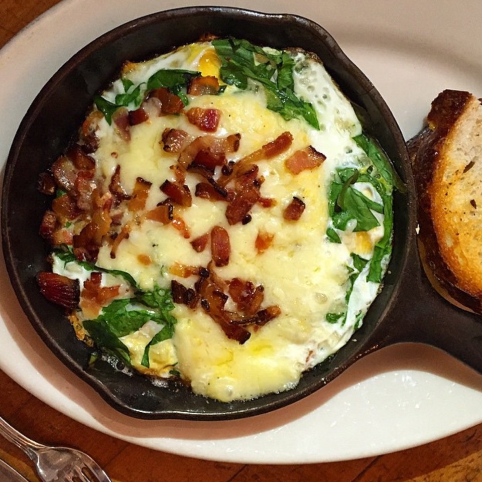 Skillet Eggs, Bacon, Spinach and Gruyere from Freemans on #foodmento http://foodmento.com/dish/20101