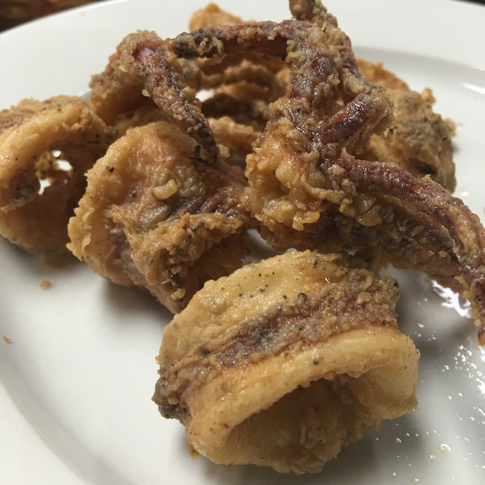 Fried Calamari from Astoria Seafood on #foodmento http://foodmento.com/dish/29597