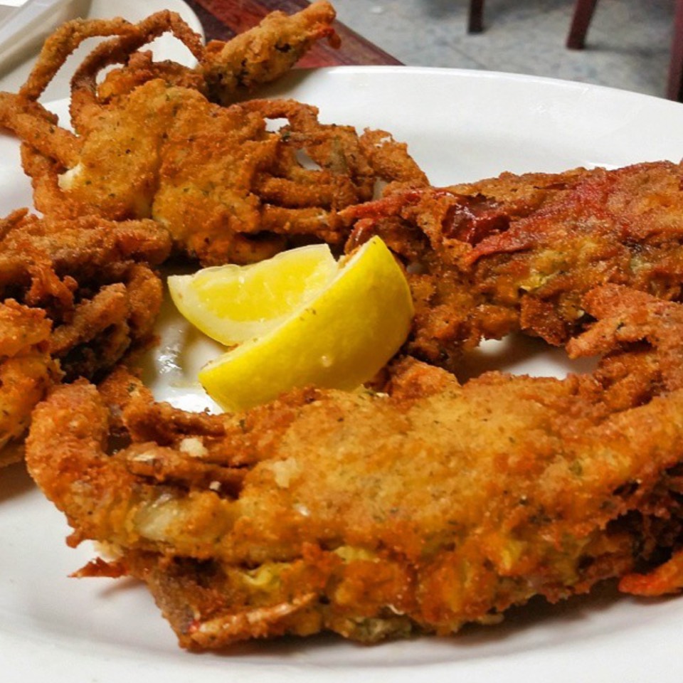 Fried Soft Shell Crab (Seasonal) at Astoria Seafood on #foodmento http://foodmento.com/place/7586