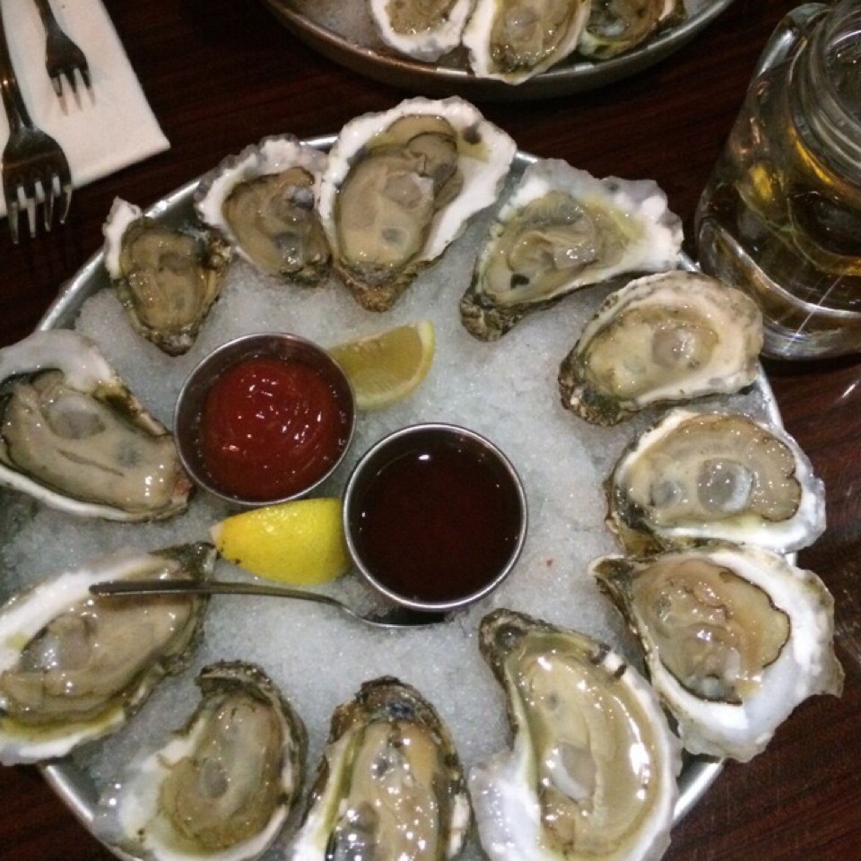 Oyster Happy Hour at Off The Hook on #foodmento http://foodmento.com/place/7588