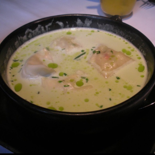 Ha Long Bay Soup (w Crab Wontons) at Tamarine Restaurant on #foodmento http://foodmento.com/place/762