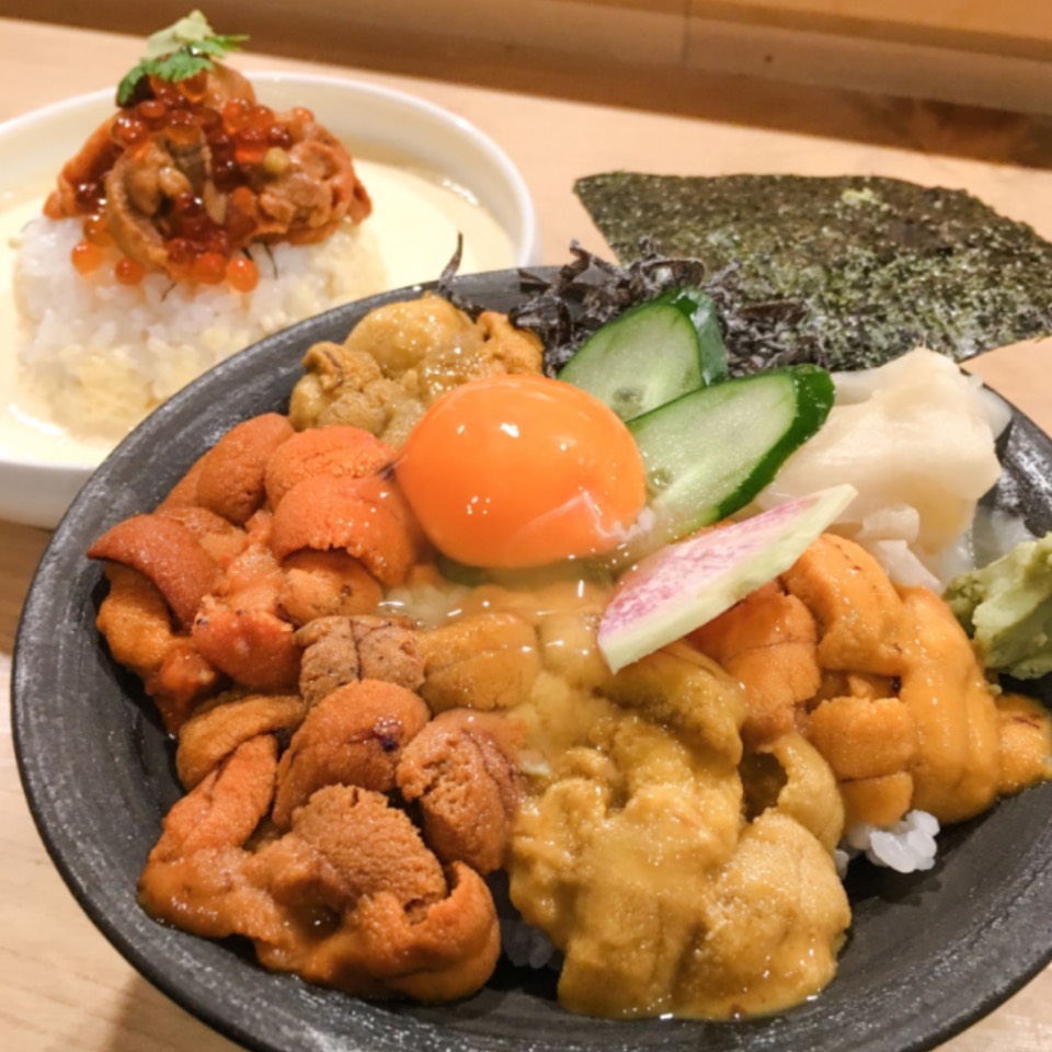 Uni at Itadori Uni Tora Kurau from 築地市場 (Tsukiji Fish Market) on #foodmento http://foodmento.com/dish/43904