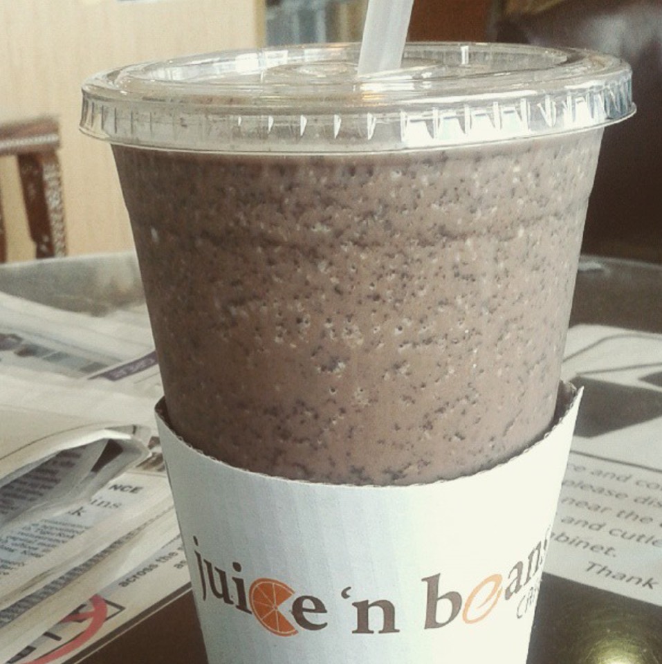 Oreo Cookie Crunch Shake from juice 'n beans café on #foodmento http://foodmento.com/dish/29991