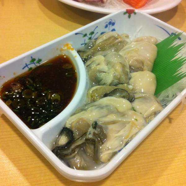 Muki Kaki (Raw Oysters) from Fish Mart Sakuraya on #foodmento http://foodmento.com/dish/1314