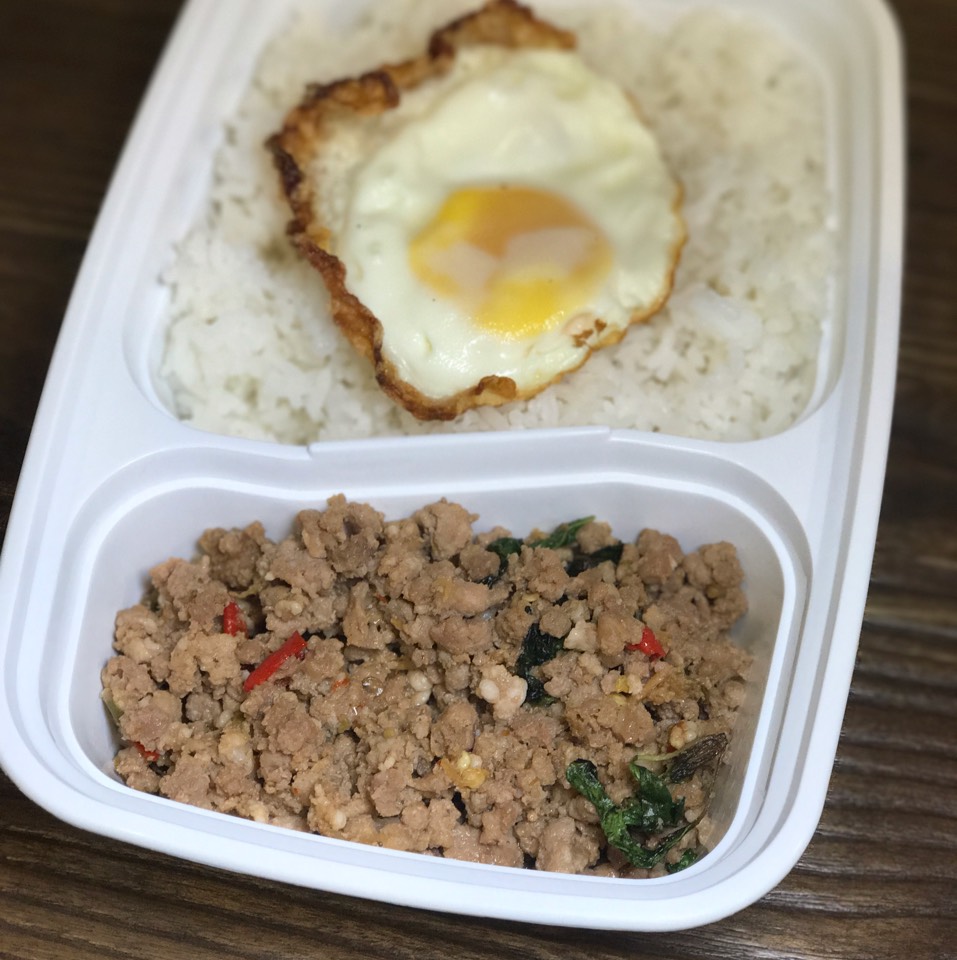 Minced Pork with Basil + a Fried Egg on Rice from Sugar Club (CLOSED) on #foodmento http://foodmento.com/dish/30278