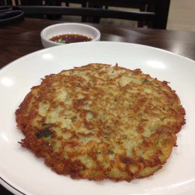 녹두전 (Pork Pancake) from 을밀대 (乙密臺) on #foodmento http://foodmento.com/dish/3025