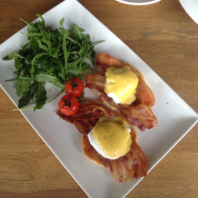 Free Range Eggs Benedict from Cafe Melba on #foodmento http://foodmento.com/dish/3427