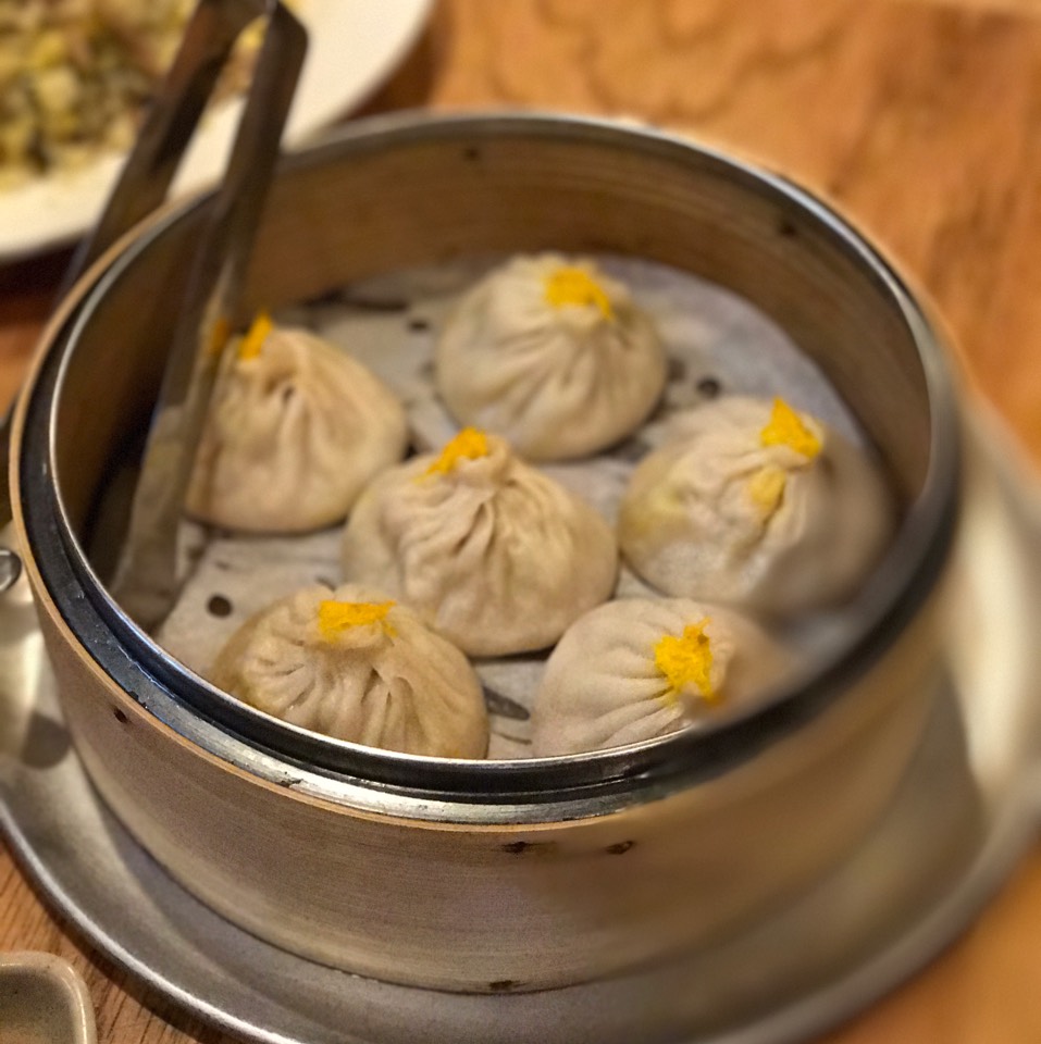 Pork & Crab Soup Dumplings (Xiao Long Bao) from Shanghai Asian Cuisine on #foodmento http://foodmento.com/dish/41763