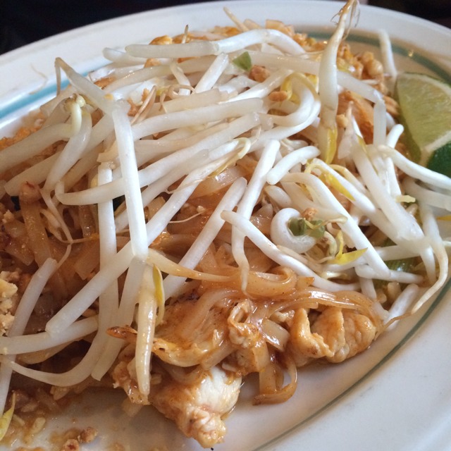Pad Thai Chicken from Ayada Thai on #foodmento http://foodmento.com/dish/10094