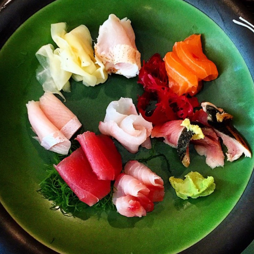 Hibino Sashimi Plate - Sushi Lunch‏ from Hibino on #foodmento http://foodmento.com/dish/31806