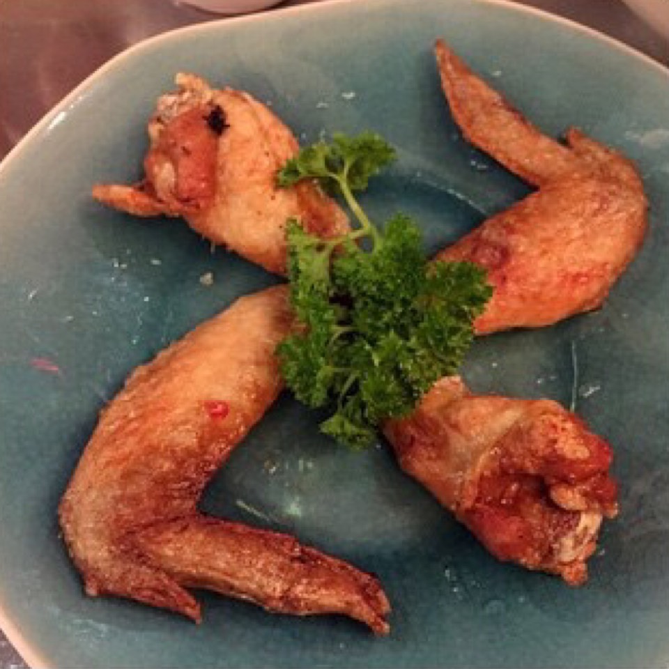 Chicken Wings at Mrs Pho on #foodmento http://foodmento.com/place/8687
