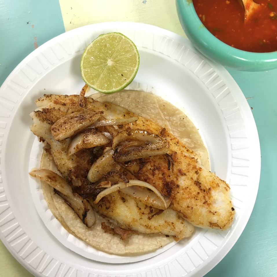 Tacos De Pescado A La Pancha (Grilled Fish) from La Esquina Del Camaron Mexicano on #foodmento http://foodmento.com/dish/33601