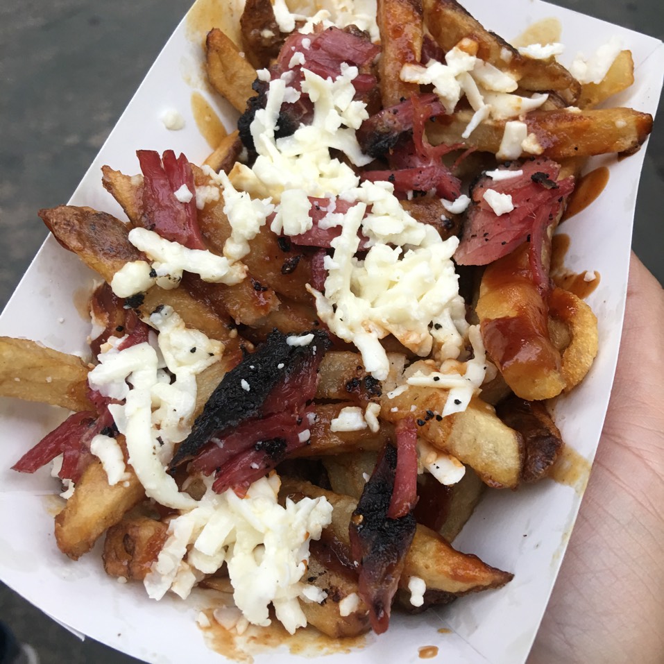 Pastrami Deli Fries @delicatessentaco at UrbanSpace Garment District (CLOSED) on #foodmento http://foodmento.com/place/9045