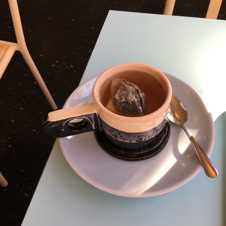 Hoji-cha (Japanese Hand Roasted Green Tea) from Café Henrie (CLOSED) on #foodmento http://foodmento.com/dish/36145