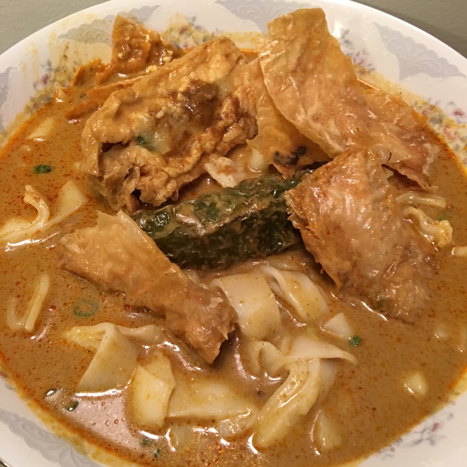 Curry Yong Tau Foo on #foodmento http://foodmento.com/dish/36230