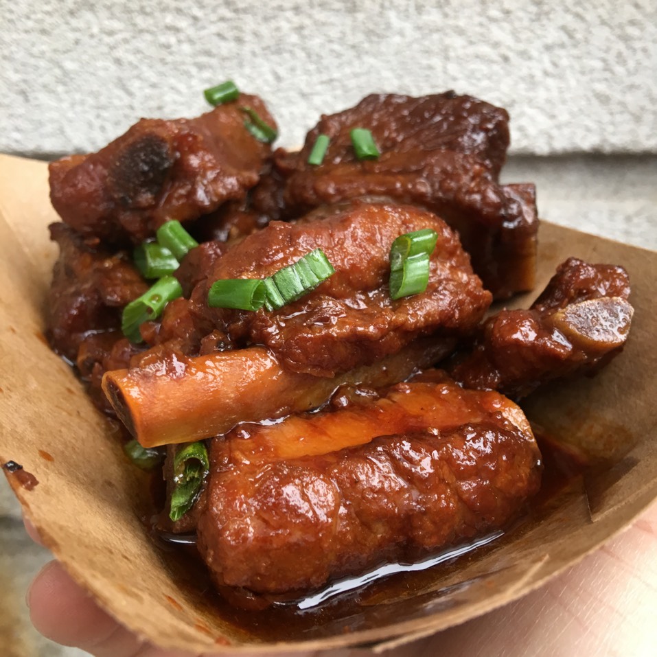 Sweet & Sour Pork Ribs from Yaso Tangbao on #foodmento http://foodmento.com/dish/40766