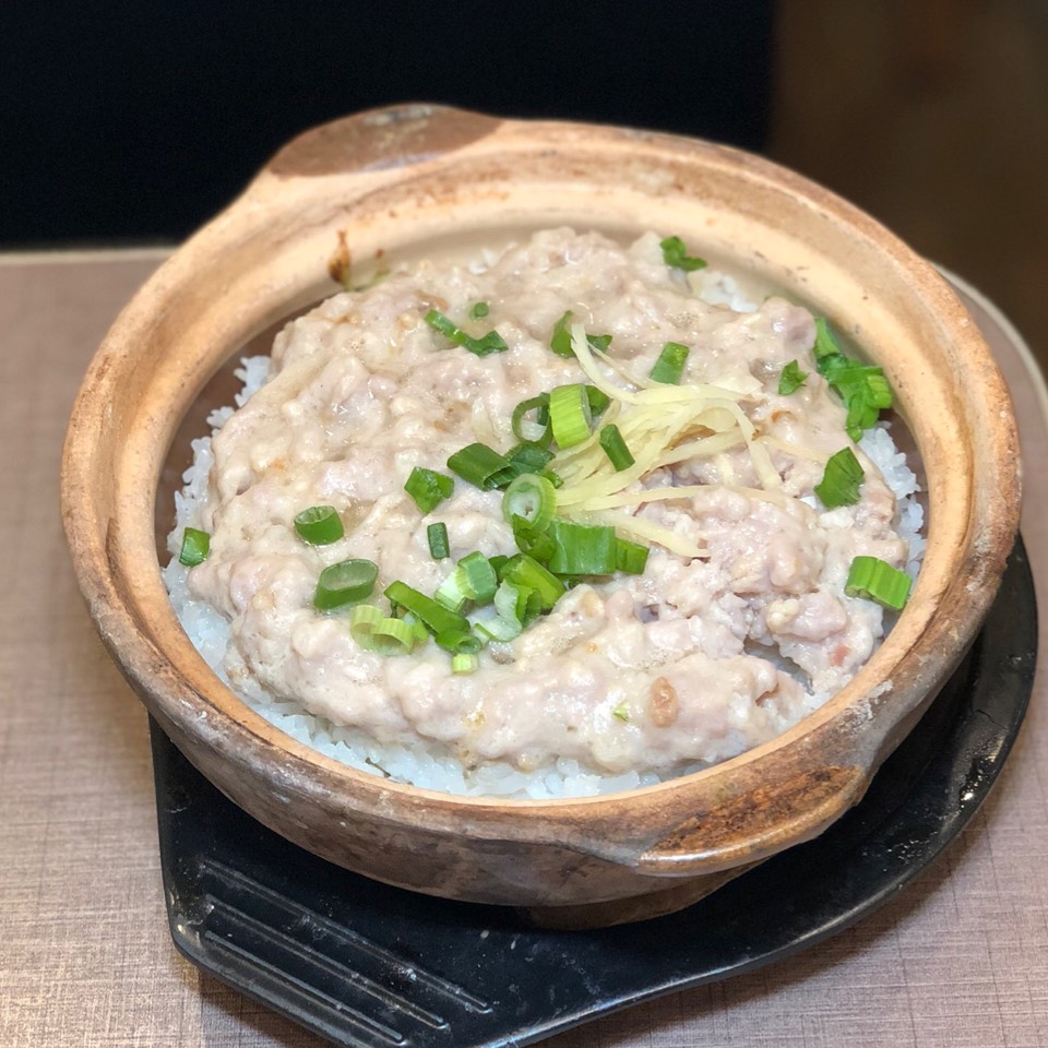 Claypot Rice With Salted Fish And Minced Meat at Kings Kitchen 金煌煲煲好 on #foodmento http://foodmento.com/place/9650