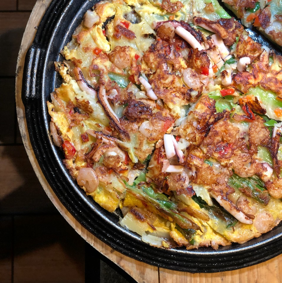 Haemul Pajeon (Seafood Pancake) $20 from Park's BBQ on #foodmento http://foodmento.com/dish/36428
