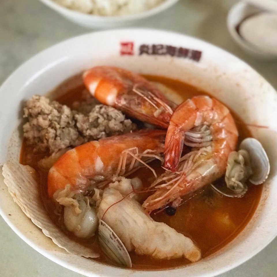 Seafood Soup at Wei Wei Yan Ji Seafood Soup on #foodmento http://foodmento.com/place/9703