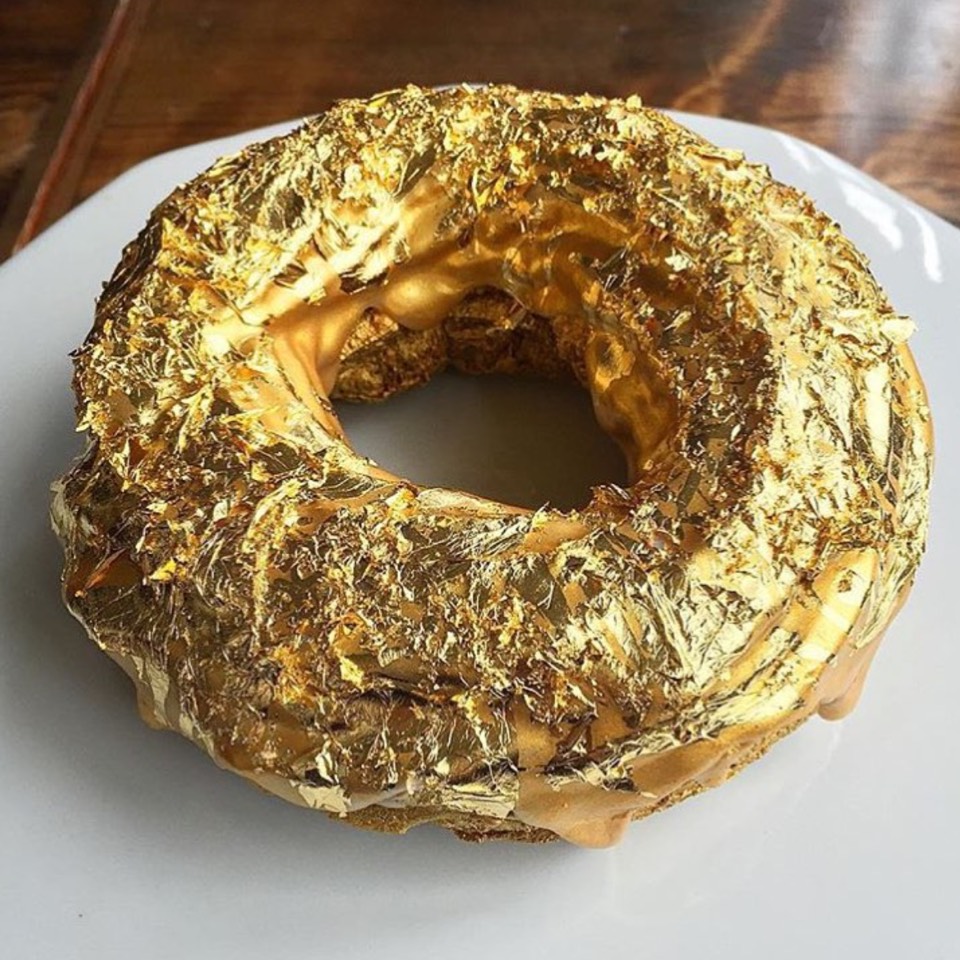 24K Gold Donut ($100) at Manila Social Club (CLOSED) on #foodmento http://foodmento.com/place/9768