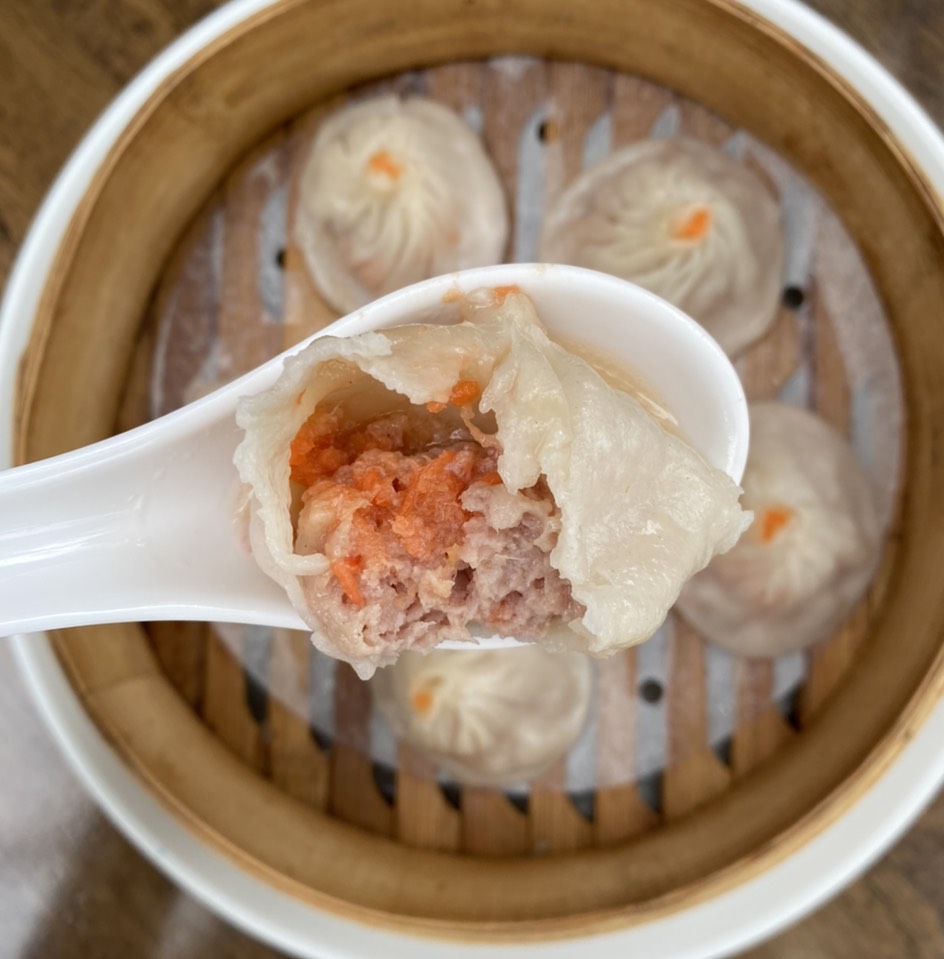 Crab Meat Xiao Long Bao (Soup Dumplings) on #foodmento http://foodmento.com/dish/36849
