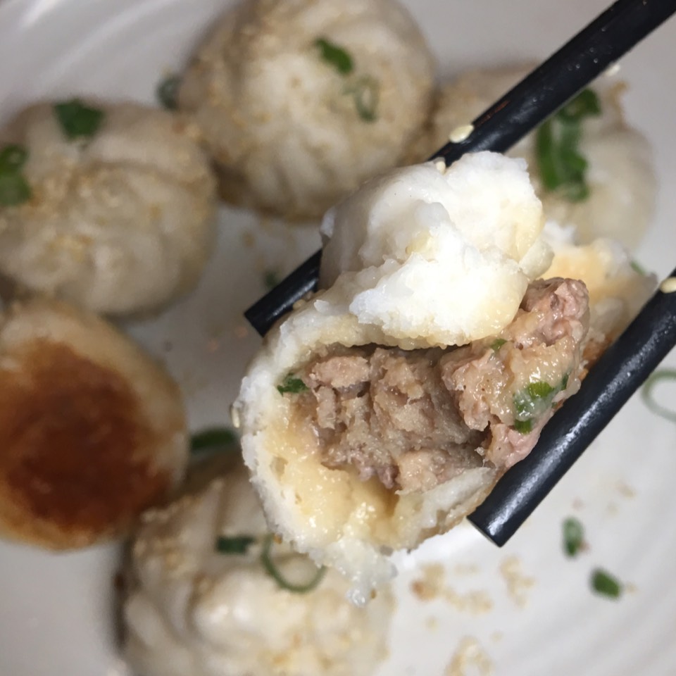 Shen Jiang Bao (Pan Fried Pork Buns) from Kung Fu Xiao Long Bao on #foodmento http://foodmento.com/dish/39083