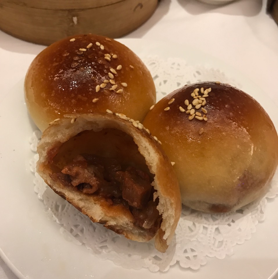 Baked Roast Pork Bun from Ping's Seafood on #foodmento http://foodmento.com/dish/42386