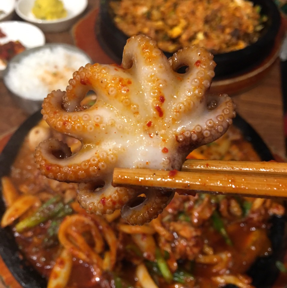 Ju Mok Bokum (Stir Fried Baby Octopus, Berkshire Pork In Special Gochujang Sauce) from Five Senses on #foodmento http://foodmento.com/dish/40344