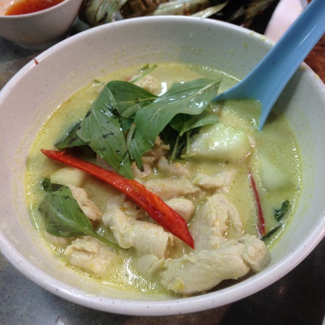 Green Curry Chicken from Jai Thai on #foodmento http://foodmento.com/dish/3915