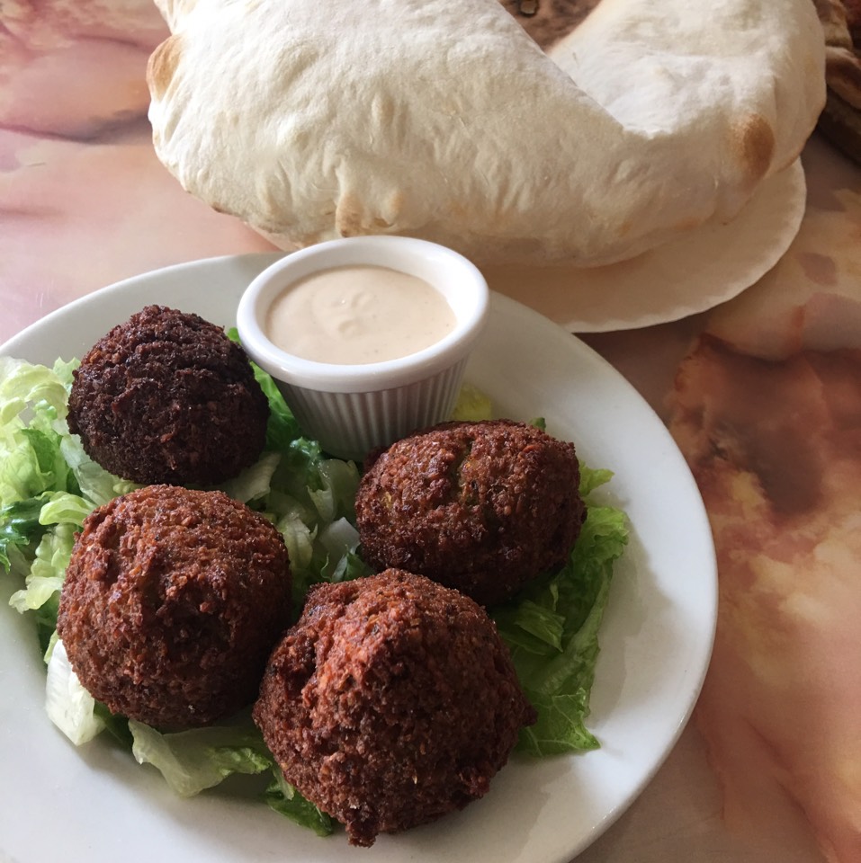 Falafel Balls on #foodmento http://foodmento.com/dish/40182