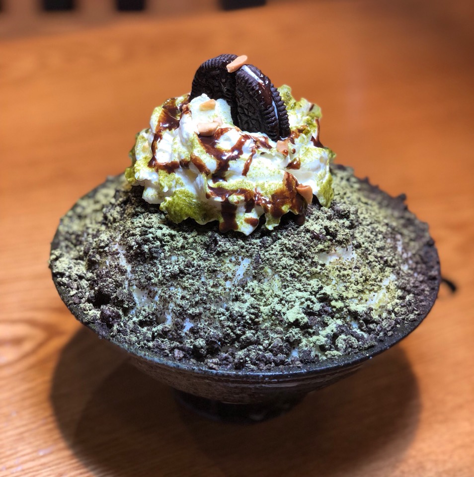 Green Mountain Bingsu (Shaved Ice, Green Tea & Oreo) from O'ma Spoon on #foodmento http://foodmento.com/dish/44265