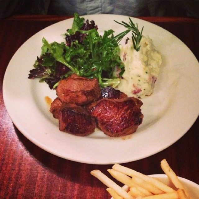 Steak Tips at Silvertone on #foodmento http://foodmento.com/place/2419