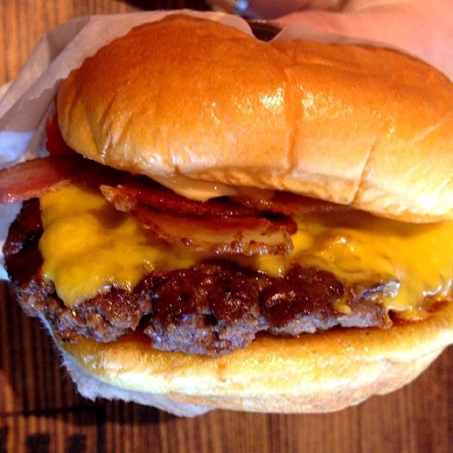 Smoke Shack Burger (with Bacon) at Shake Shack on #foodmento http://foodmento.com/place/2956