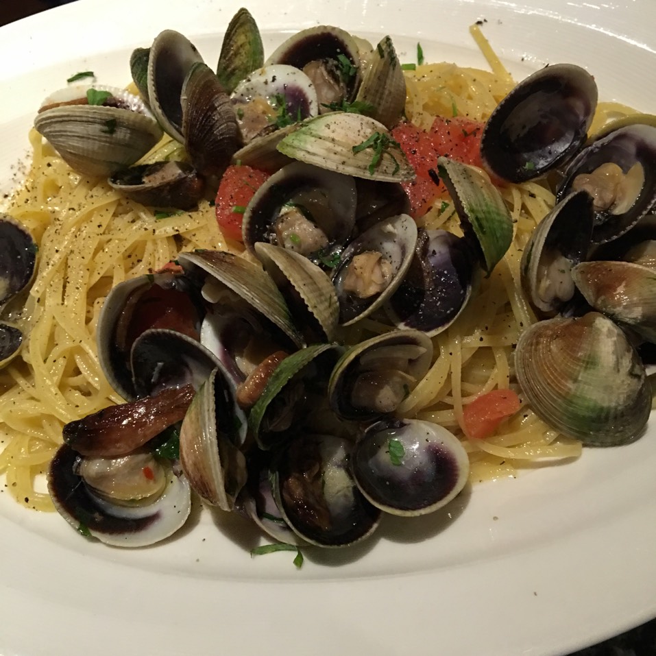 Linguini with Clams at Manetta's Ristorante on #foodmento http://foodmento.com/place/10147
