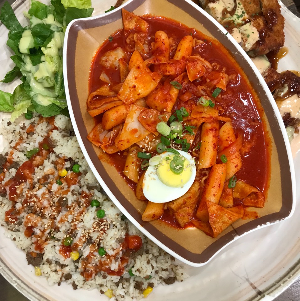 Superior Platter (Ddukbokki, Ramen, Fried Rice, and Pork Katsu) at 롤리김밥 Rolly Kimbab on #foodmento http://foodmento.com/place/10880