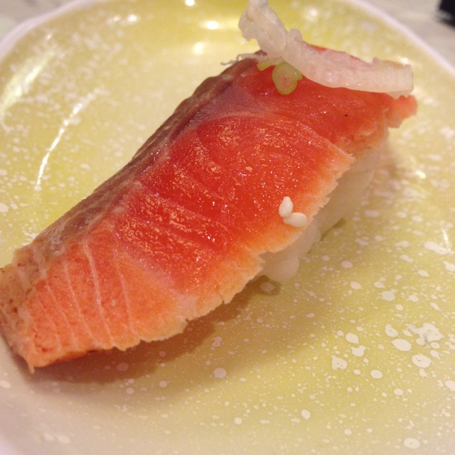 Smoked Salmon Sushi at Itacho Sushi 板长寿司 on #foodmento http://foodmento.com/place/1948
