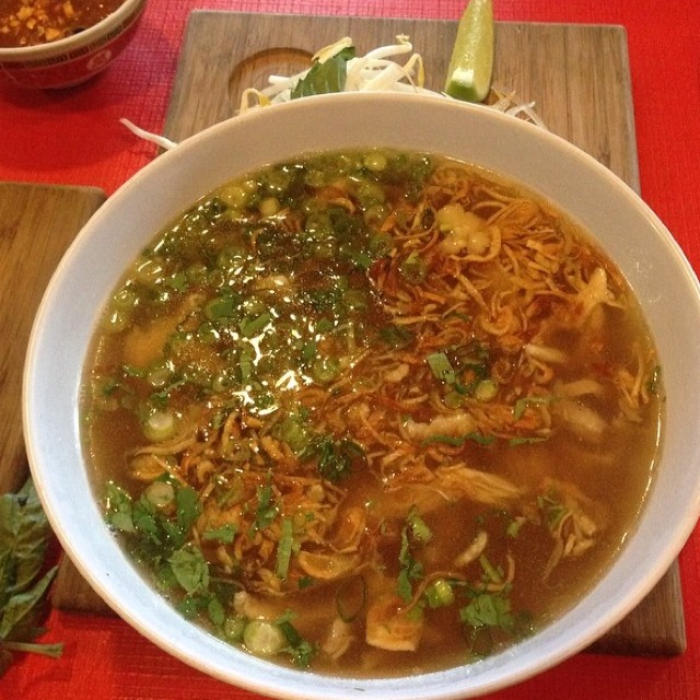 Pho Ga (Chicken Noodle Soup) from Bún-Ker (Bun Ker) on #foodmento http://foodmento.com/dish/9858