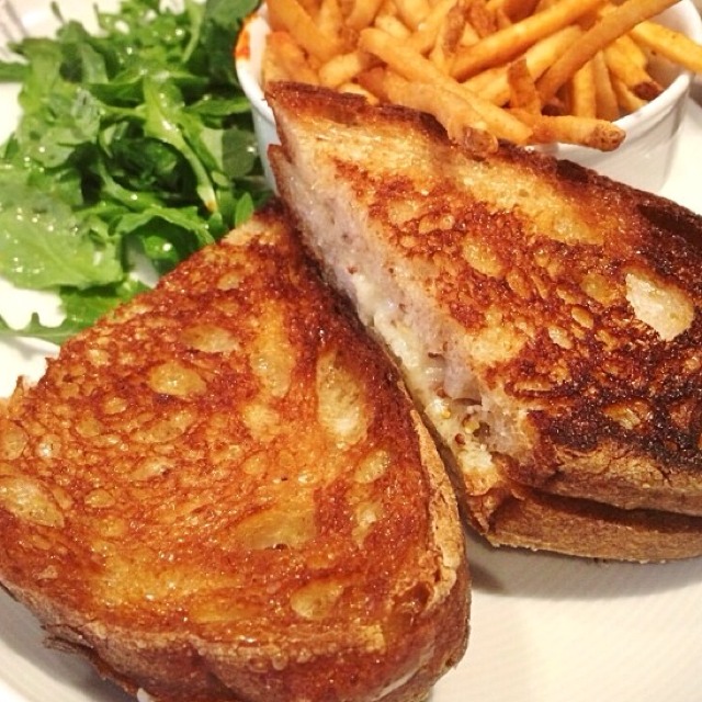 Grilled Cheese Sandwich at Regency Bar and Grill on #foodmento http://foodmento.com/place/3112