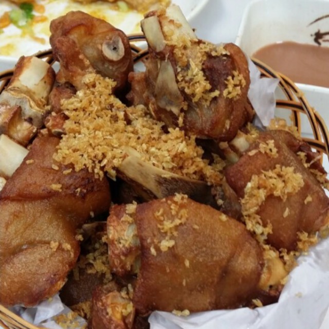 Fried Pork Knuckle at Tung Po Kitchen 東寶小館 on #foodmento http://foodmento.com/place/5542