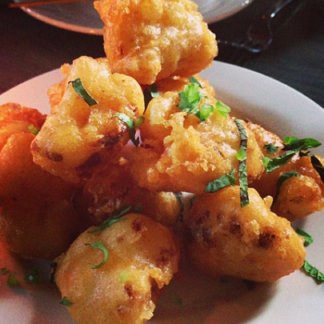 Fried Cauliflower from Spice Table (CLOSED) on #foodmento http://foodmento.com/dish/2644