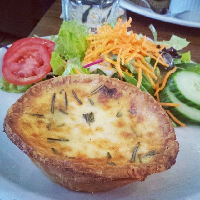 Ham & Cheese Quiche at Le Cartet Resto Boutique on #foodmento http://foodmento.com/place/2715